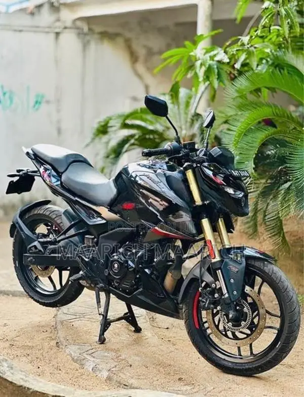 Bajaj Pulsar N160 2025
