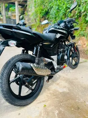 Bajaj Pulsar 180 2011
