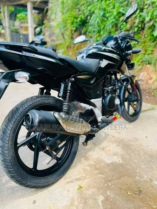 Bajaj Pulsar 180 2011