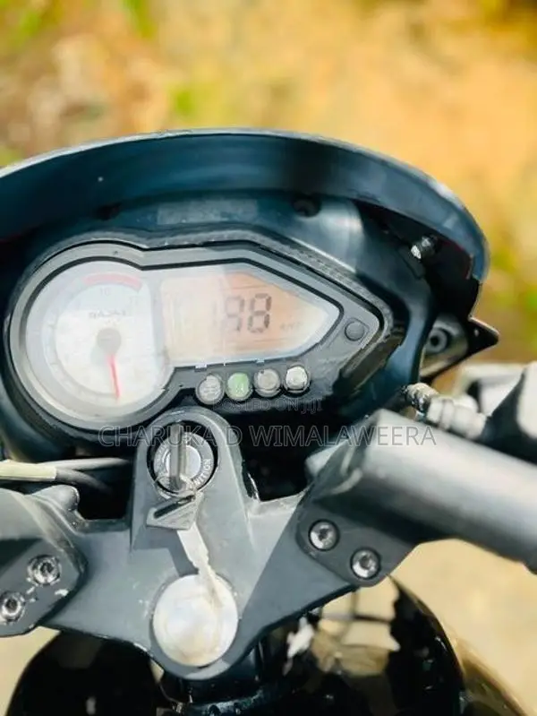 Bajaj Pulsar 180 2011