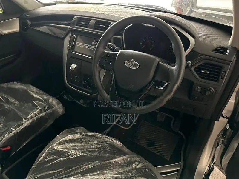 Mahindra KUV 100 Automatic 2025