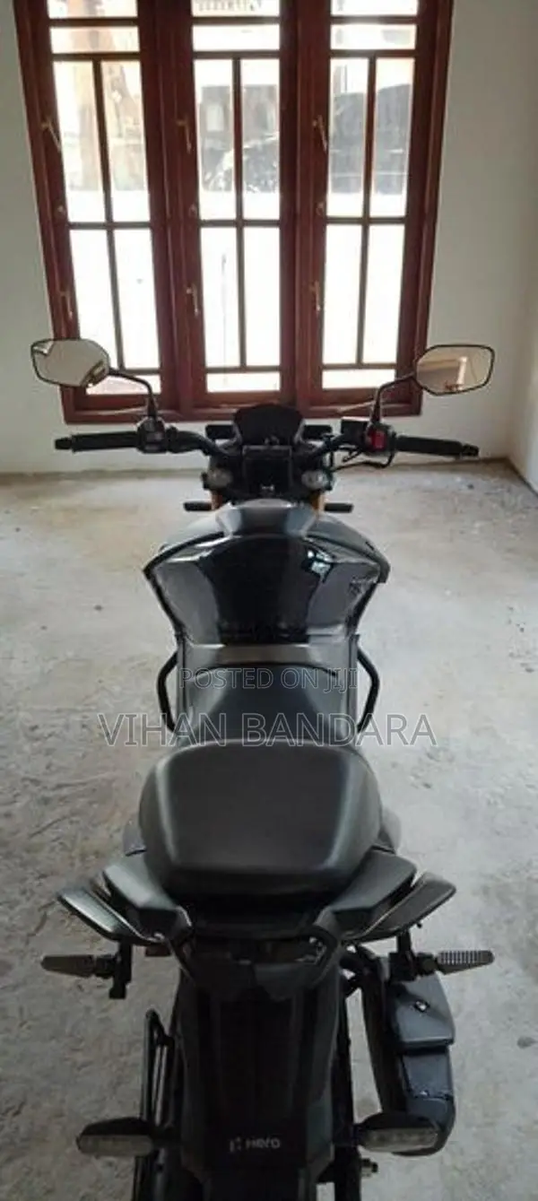 Hero Hunk 160R 4V 2026