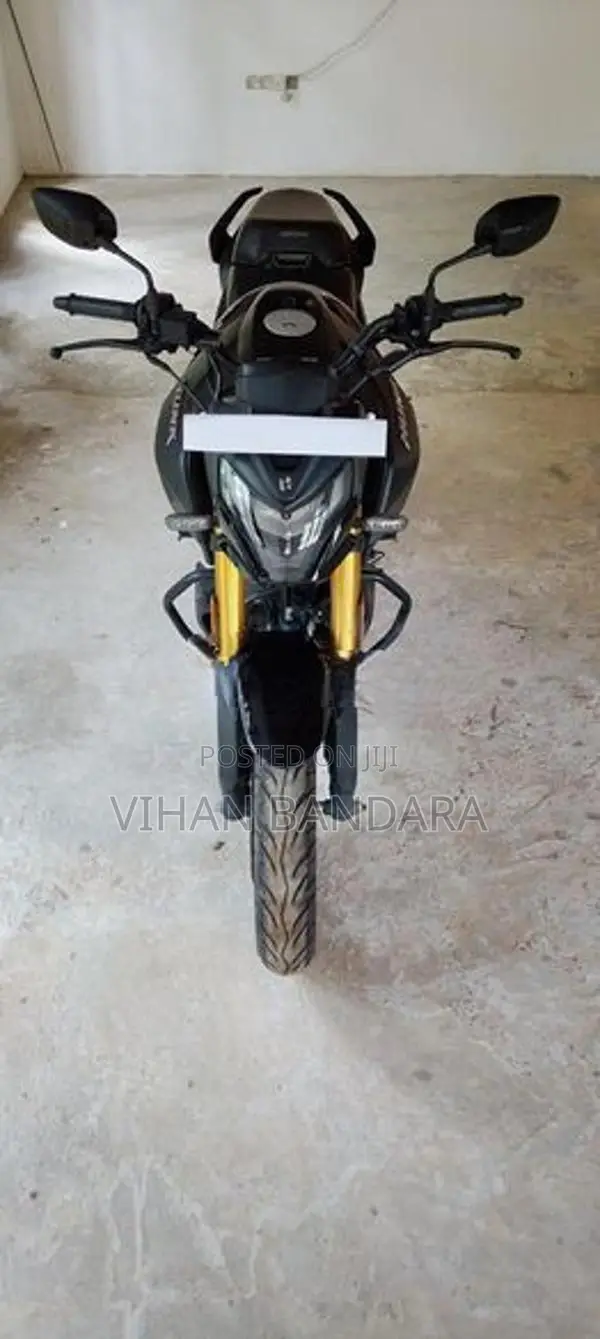 Hero Hunk 160R 4V 2026