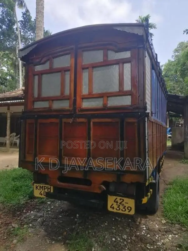 Isuzu Elf NKR 250 1985