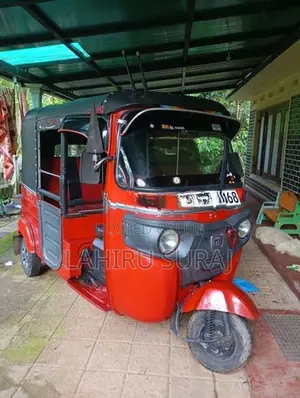Bajaj RE 2016