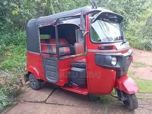 Bajaj RE 2016