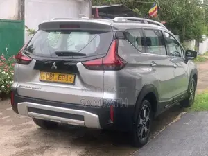 Mitsubishi Xpander Cross 2020