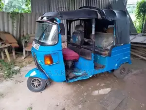 Bajaj RE 2010