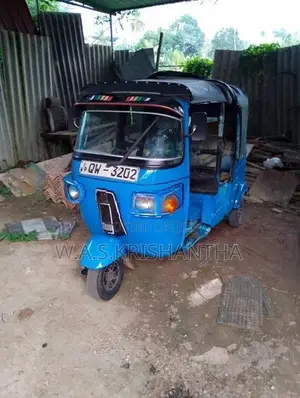 Bajaj RE 2010