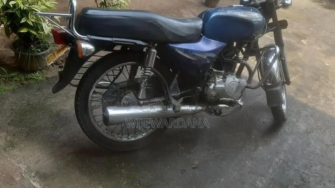 Bajaj Boxer 2005