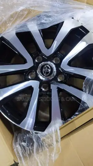 Land Cruiser Sahara V8 Alloy Wheel (20")
