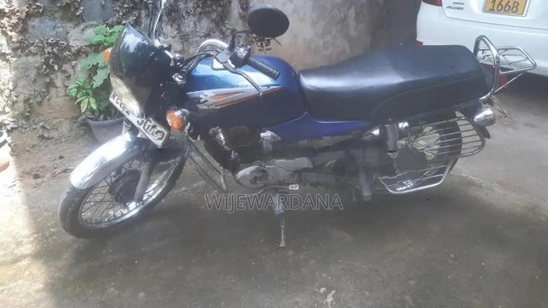 Bajaj Boxer 2005
