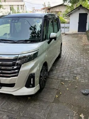 Toyota Roomy Custom GT Turbo 2025