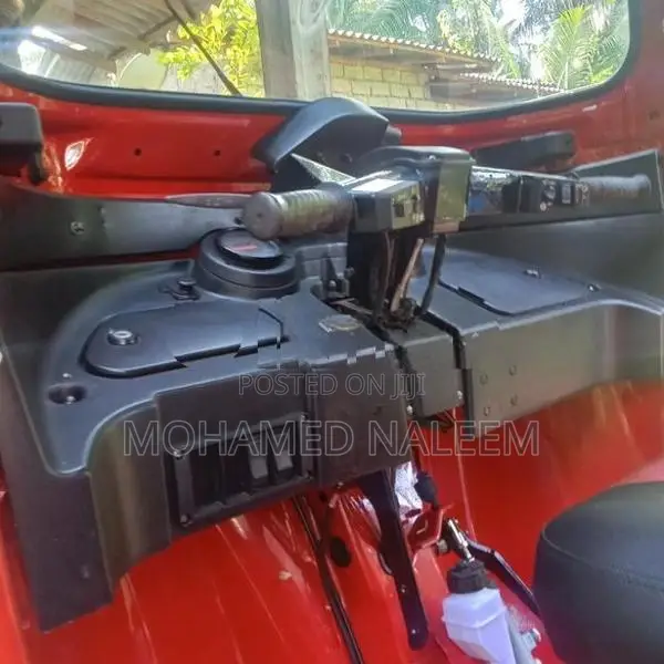 Bajaj RE 2015