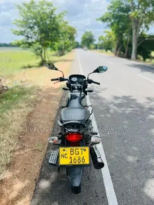Bajaj Platina 100 2018