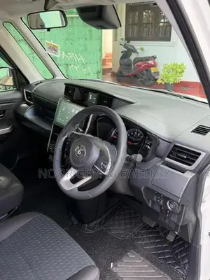 Toyota Roomy Custom GT Turbo 2025