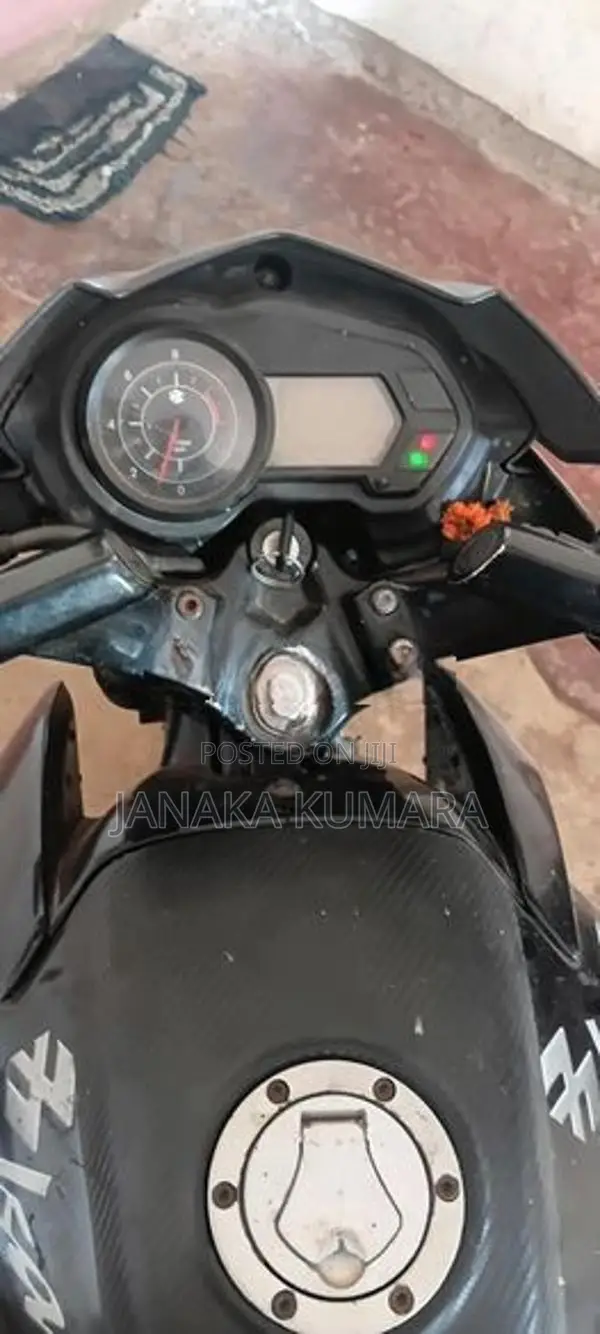 Bajaj Pulsar 135 2015