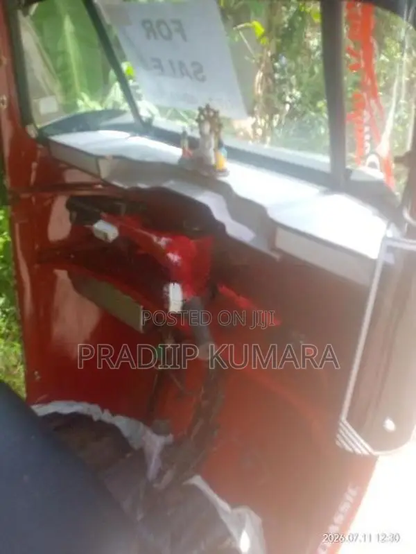 Bajaj RE 2005