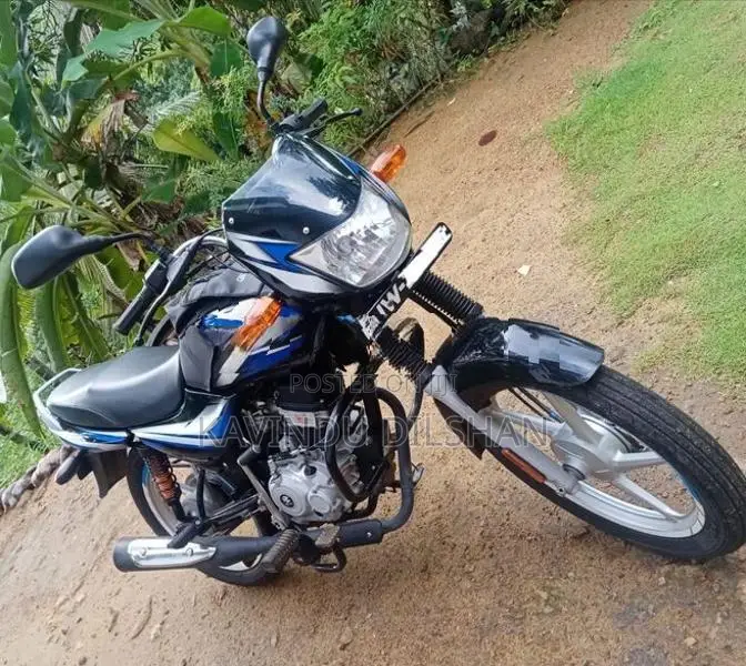 Bajaj CT100 2025