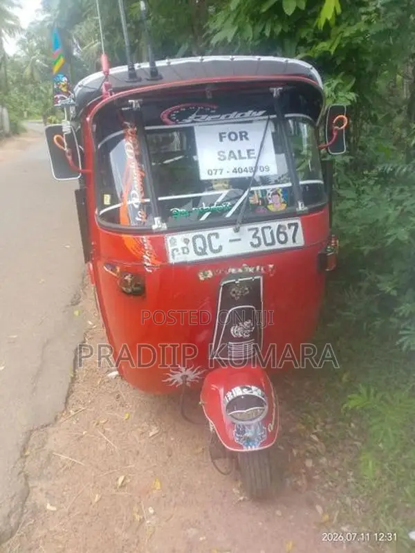 Bajaj RE 2005