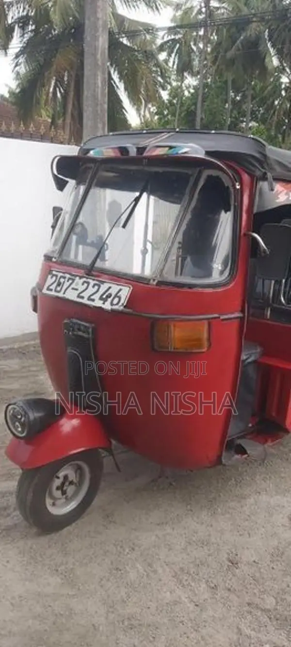 Bajaj RE 2000