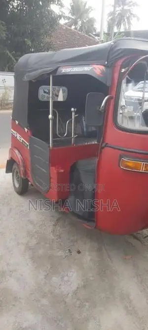 Bajaj RE 2000