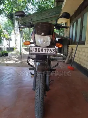 Bajaj Platina 100 2015
