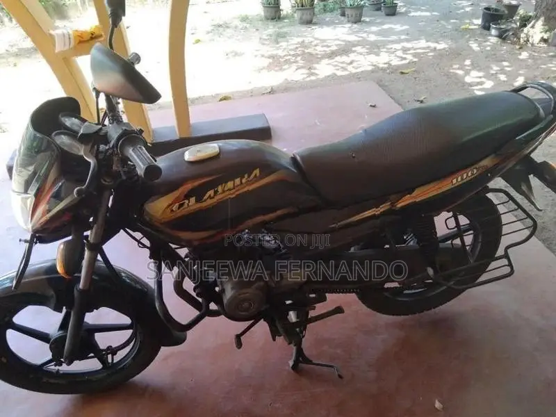 Bajaj Platina 100 2015