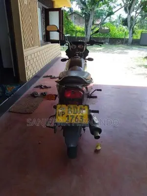 Bajaj Platina 100 2015