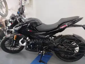 Bajaj Pulsar N160 Premium 2026