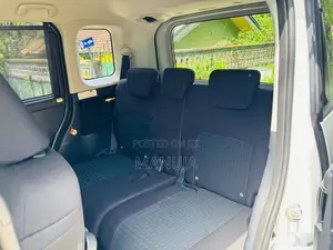 Toyota Roomy Custom GT Turbo 2025
