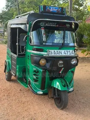 Bajaj RE 2015
