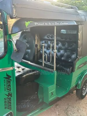 Bajaj RE 2015