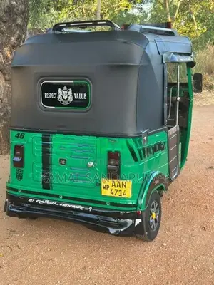 Bajaj RE 2015