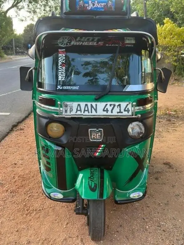 Bajaj RE 2015