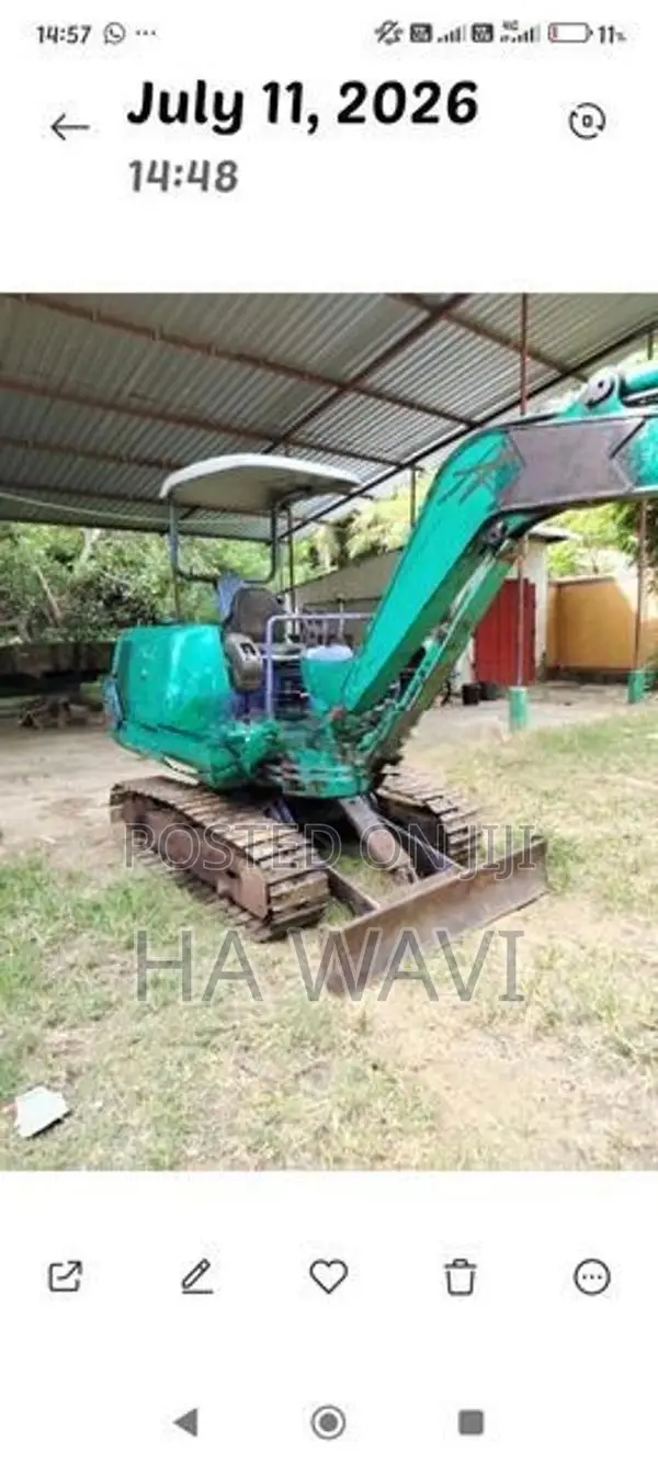 Komatsu PC 15 (30 size) Excavator