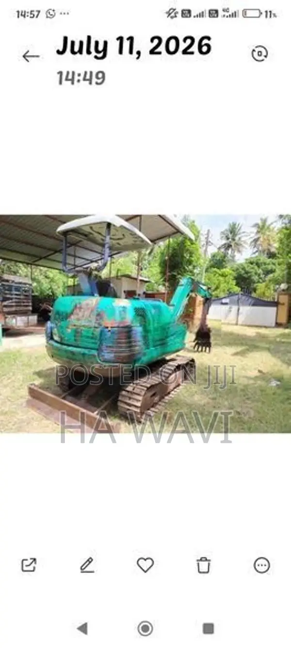 Komatsu PC 15 (30 size) Excavator
