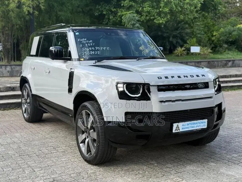 Land Rover Defender HSE P300e 2026