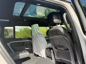 Land Rover Defender HSE P300e 2026