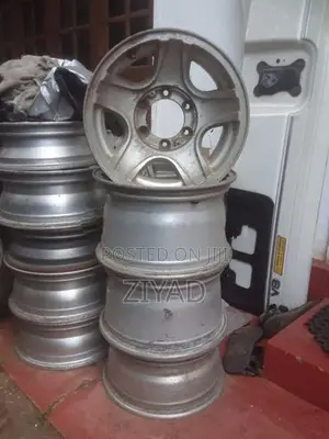 4 Alloy wheels