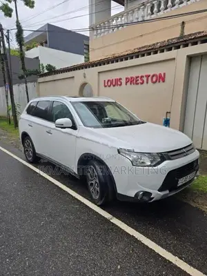 Mitsubishi Outlander 2014