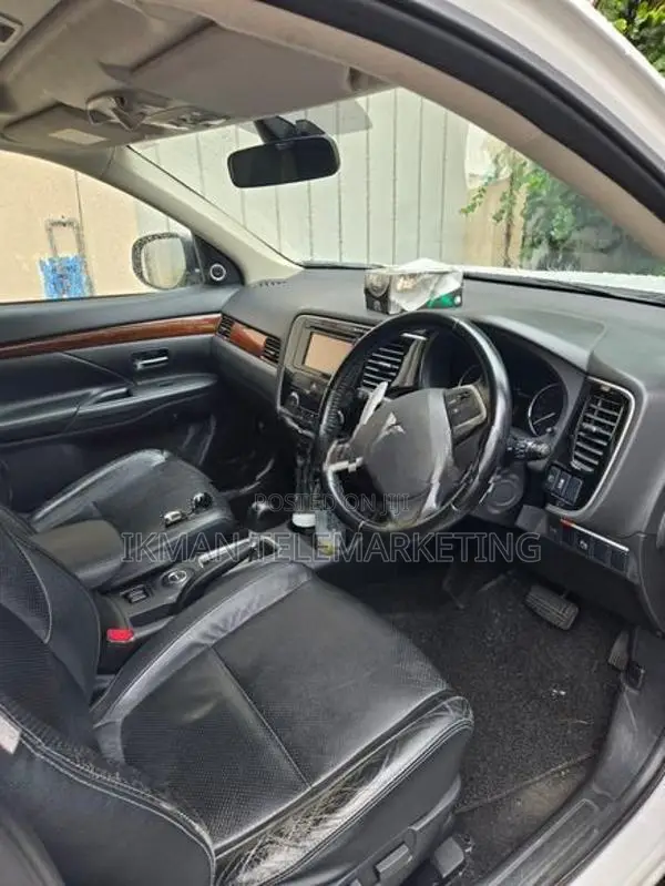 Mitsubishi Outlander 2014