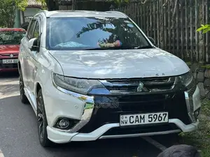 Mitsubishi Outlander 2015