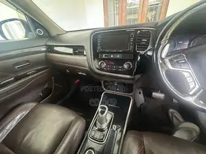 Mitsubishi Outlander 2015