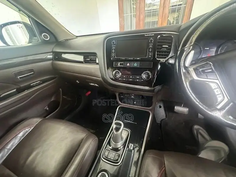 Mitsubishi Outlander 2015