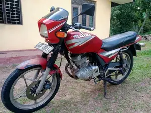Suzuki GS 125 2001