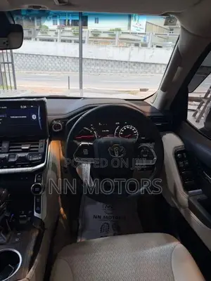 Toyota Land Cruiser Prado LC300 2024