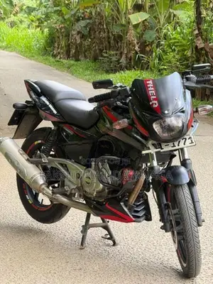 Bajaj Pulsar 220F 2012