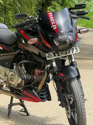 Bajaj Pulsar 220F 2012