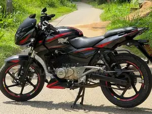 Bajaj Pulsar 220F 2012